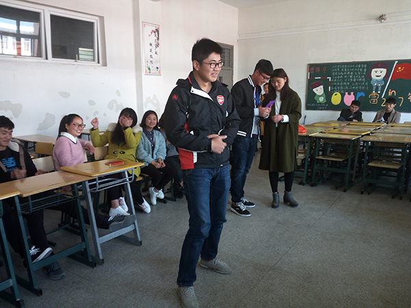 信息工程系举办“你演我猜”活动    