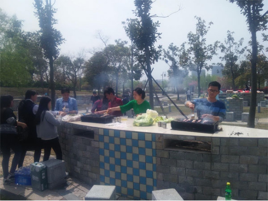 信息系“走近自然，亲近你我”野炊活动    
