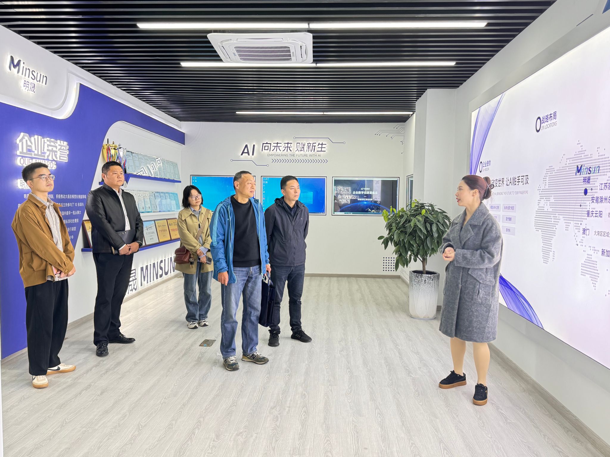 信息工程学院赴滁州明晟智能科技有限公司参观调研