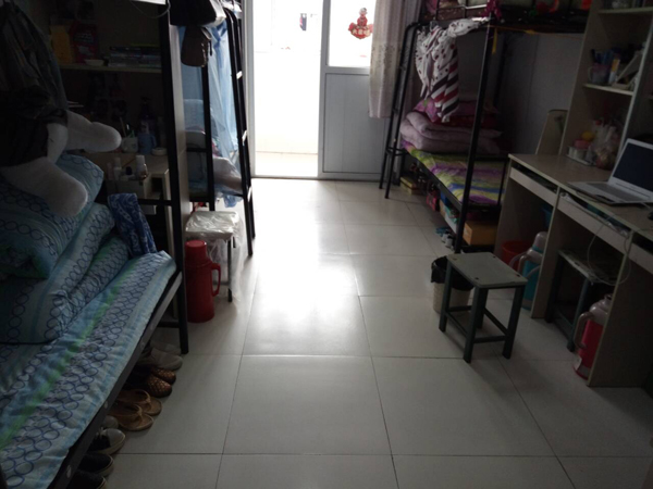 信息系配合学院开展宿舍卫生大检查    