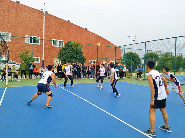 信息工程系在“迎新杯”排球联赛小组赛中首战告捷    