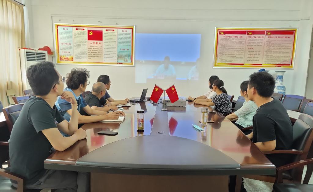 信息工程学院组织各系主任和专业负责人参加线上全省高等学校教学工作会