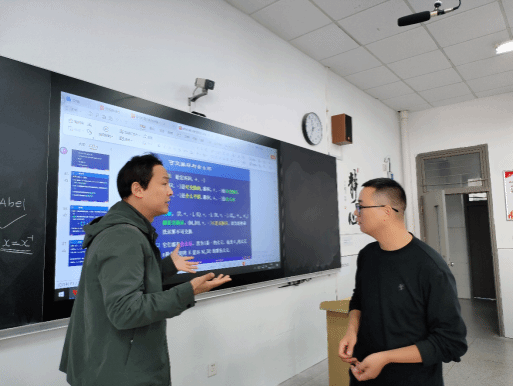 安徽科技学院曹浩教授赴Beat365唯一官方网站与许庆兵老师共授离散数学课
