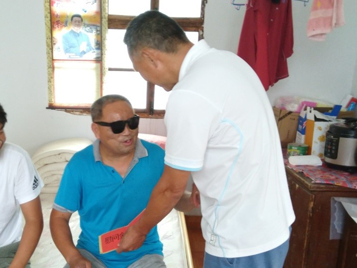 信息工程系赴宿州市开展“爱传万家”走访慰问工作