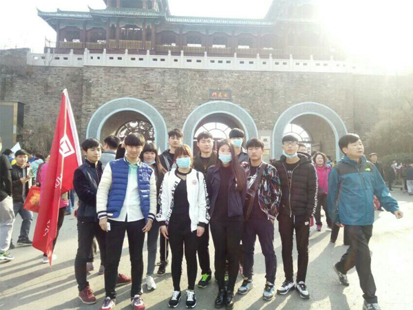 信息系积极响应雷锋月活动    