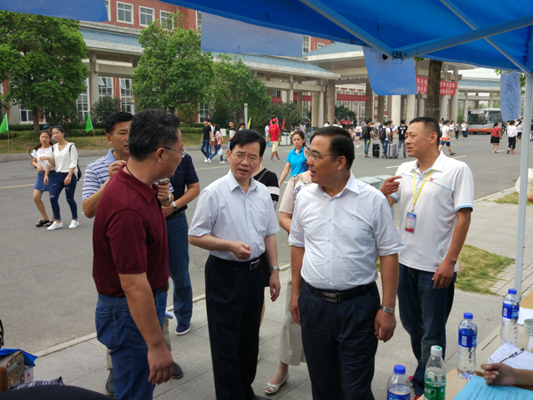 齐聚滁职，筑梦青春    信息工程系喜迎2016级新同学