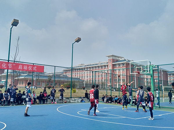 信息工程系与食品与环境工程系篮球小组赛正式展开    