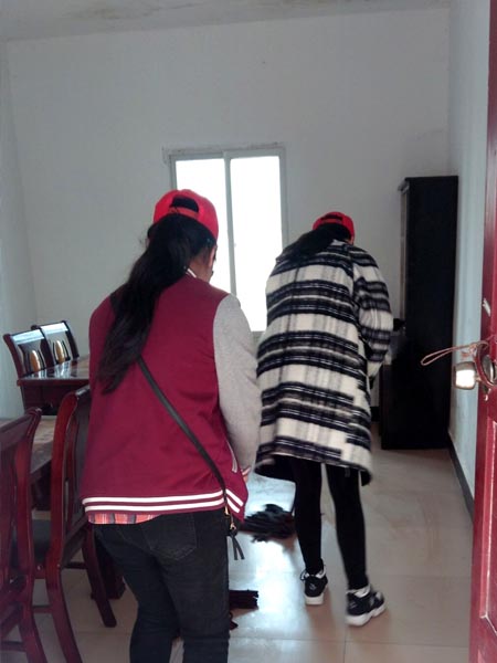 信息工程系学雷锋系列活动之关爱老人    