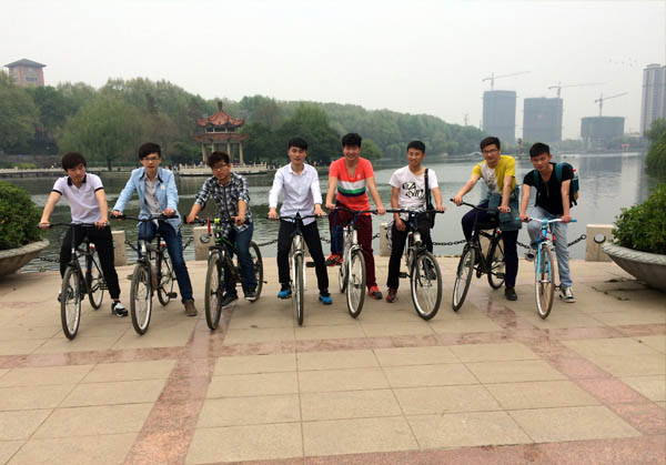 信息工程系三走活动之走出校园活动    