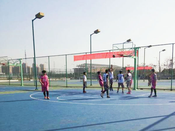 信息工程系篮球班级联赛     —— 16网络三班对15多媒体二班